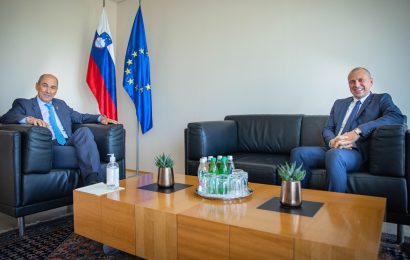 Predsednik vlade Janez Janša se je sestal s predsednikom uprave NLB d.d. Blažem Brodnjakom