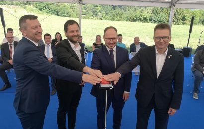 Minister Černač ob začetku gradnje sončne elektrarne Prapretno: »Zelena prihodnost je v naših rokah«