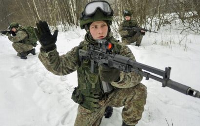 S kakšnim orožjem bodo ruski vojaki zamenjali legendarni AK?