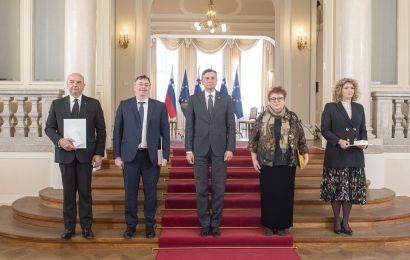 Predsednik Republike Slovenije Borut Pahor na posebni slovesnosti vročil državna odlikovanja