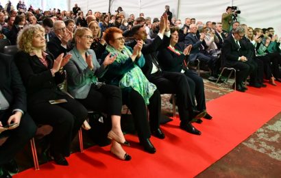 Ministrica in Predsednik Pahor v Benečiji na festivalu Senjam beneške piesmi