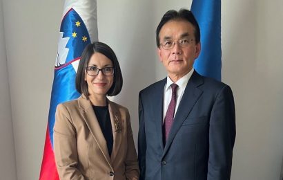 Ministrica dr. Emilija Stojmenova Duh na spoznavnem obisku sprejela veleposlanika Japonske Hiromichija Matsushimo