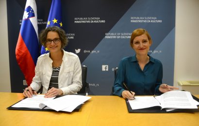 Ministrica dr. Asta Vrečko podpisala pogodbo o obnovi gradu v vrednosti okoli 1,5 milijona evrov
