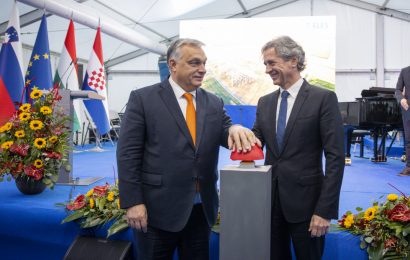 Orban in Golob skupaj pritisnila na rdeči gumb!