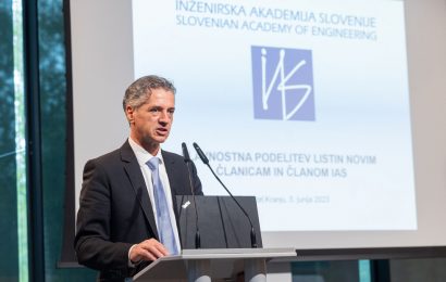 Premier dr. Golob na slavnostni podelitvi listin Inženirske akademije Slovenije