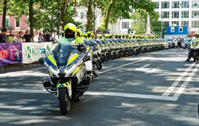 Policisti uspešno poskrbeli za varnost okoli 130 kolesarjev na 833 km dolgi dirki Po Sloveniji
